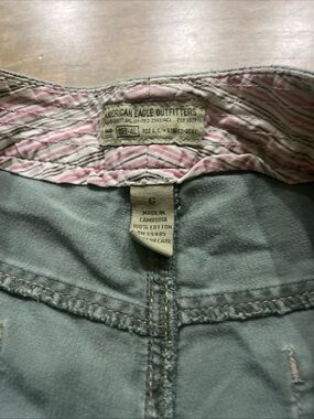 Vintage Y2K olive green American eagle women’s shorts size 6